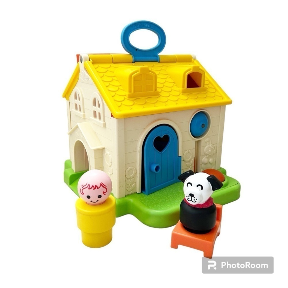1984 Fisher-Price 136 Discovery Cottage House (Jumbo) Little People & Puppy